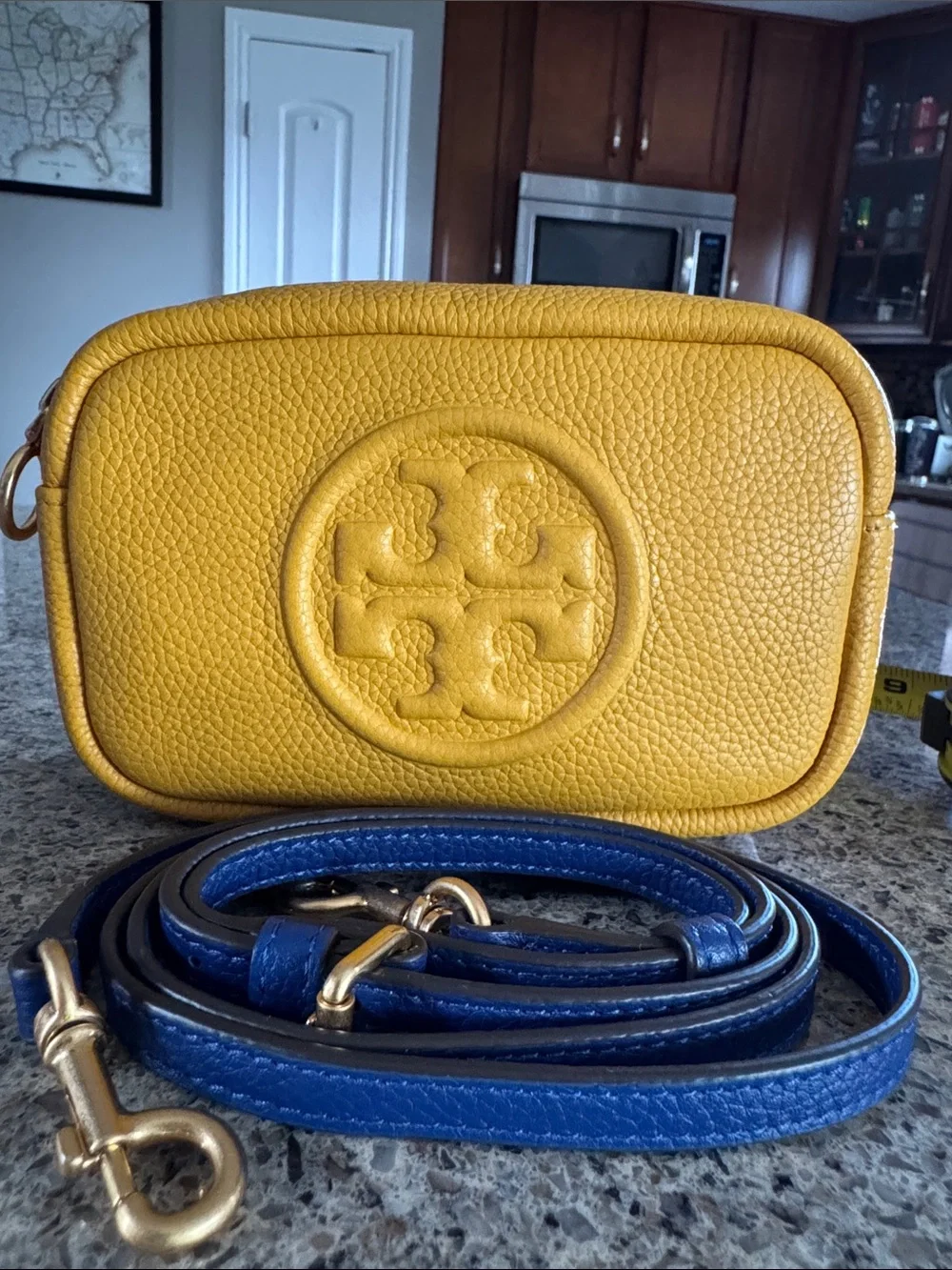 💛Tory Burch 🌻Pebbled Leather Logo Camera Bag - Yellow